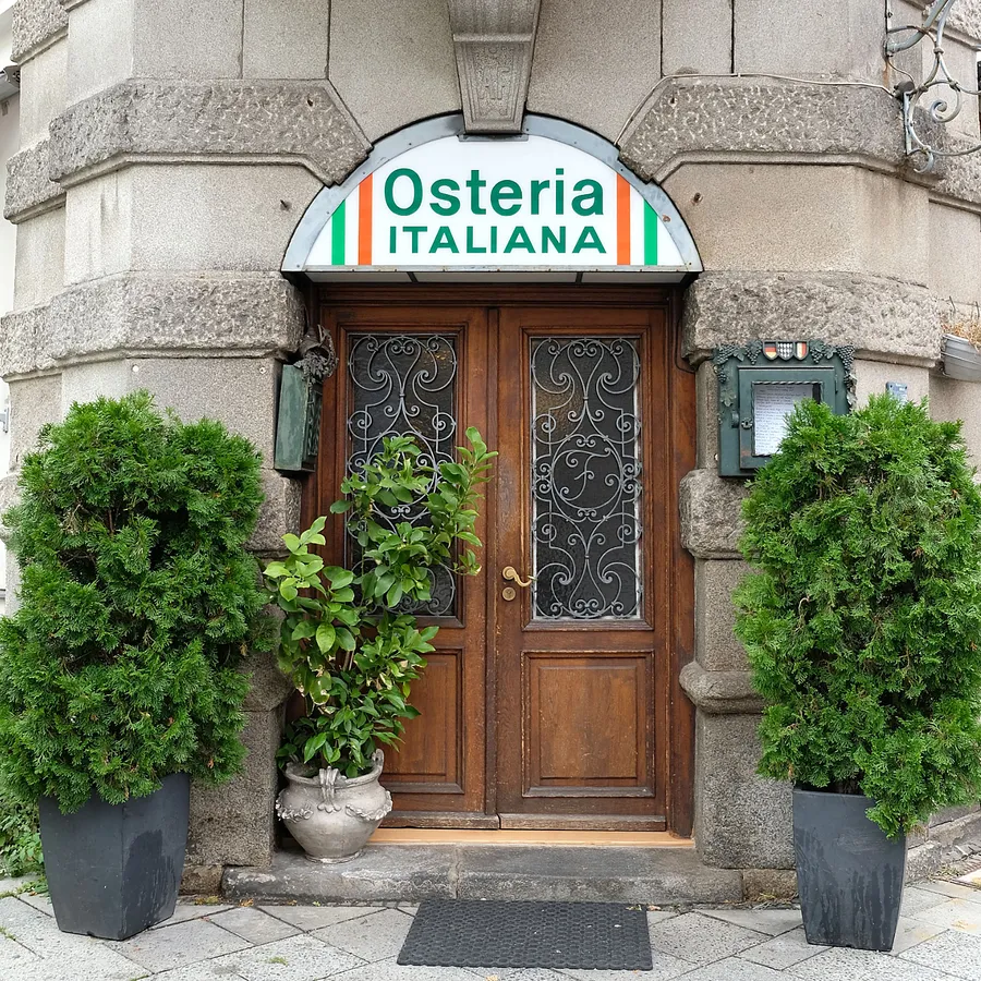 Eingang der Osteria Italiana in der Schellingstraße 62